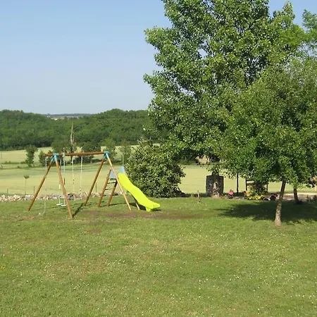/ Piscine Privee Hébergement de vacances Villeréal