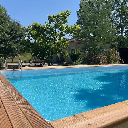 / Piscine Privee Hébergement de vacances